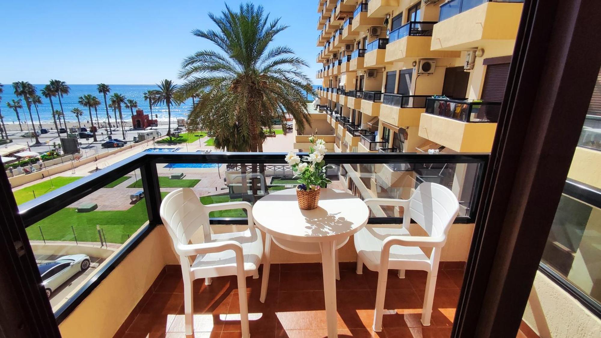 Aloha Playa With Ocean Views And Pools Lejlighed